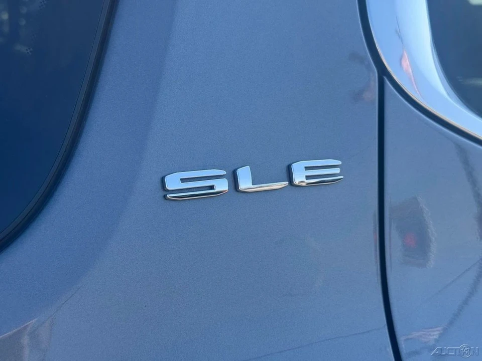 2021 GMC Acadia - Image 13 of 21