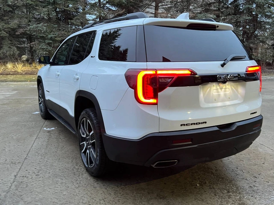 2021 GMC Acadia - Image 9 of 21
