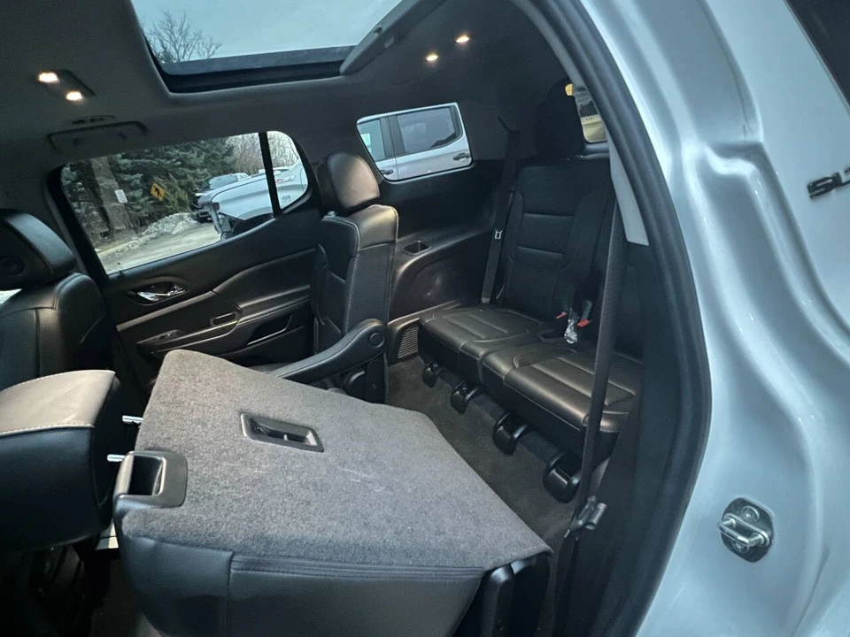 2021 GMC Acadia - Image 19 of 21