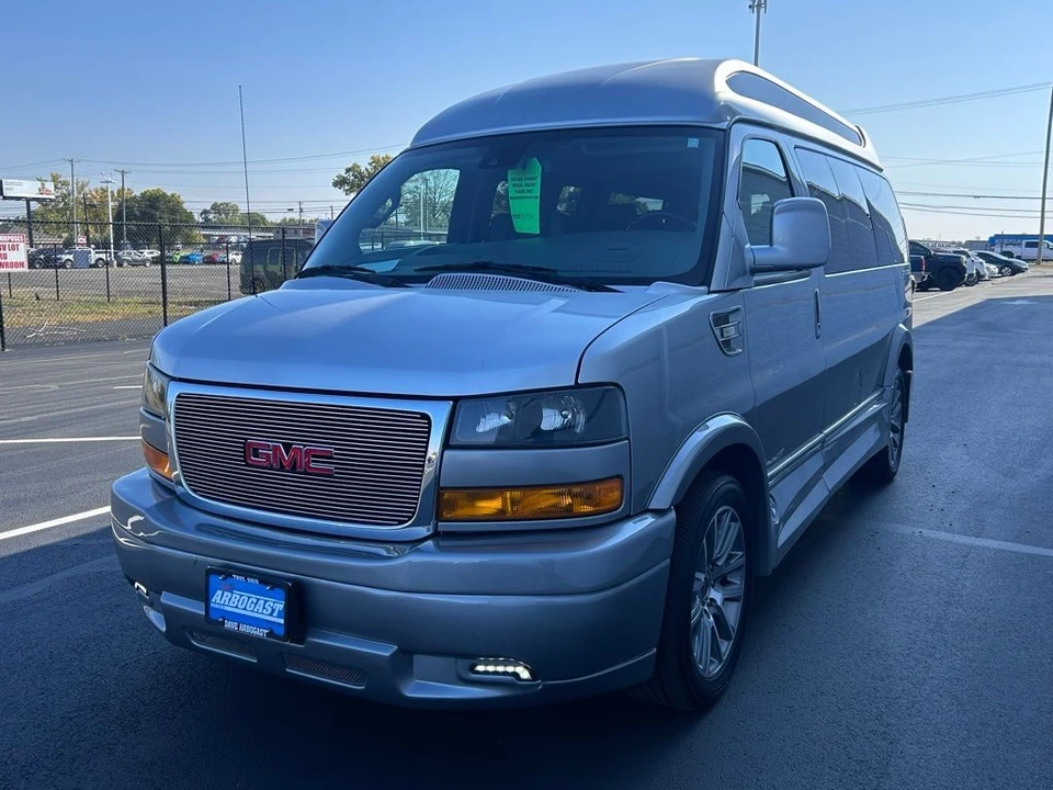 2021 GMC Savana - Image 18 of 21
