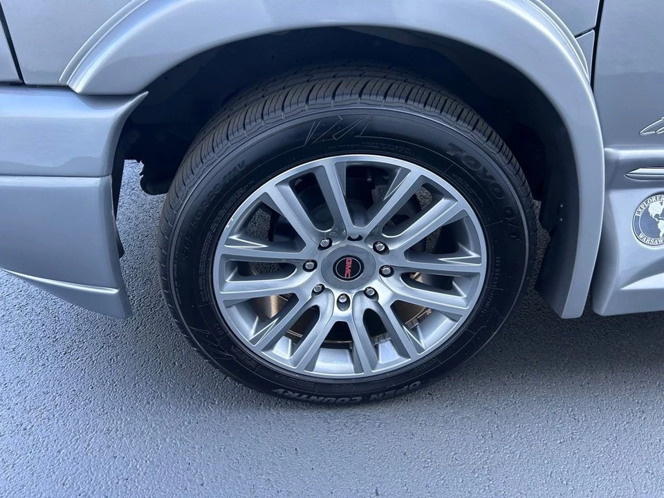 2021 GMC Savana - Image 20 of 21