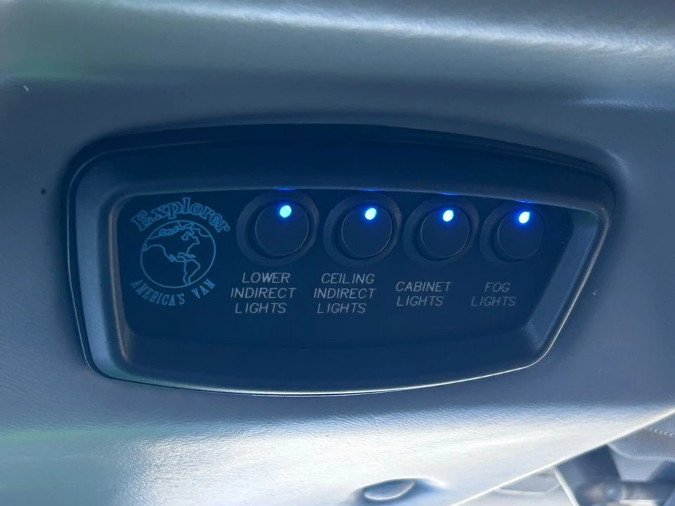 2021 GMC Savana - Image 7 of 21