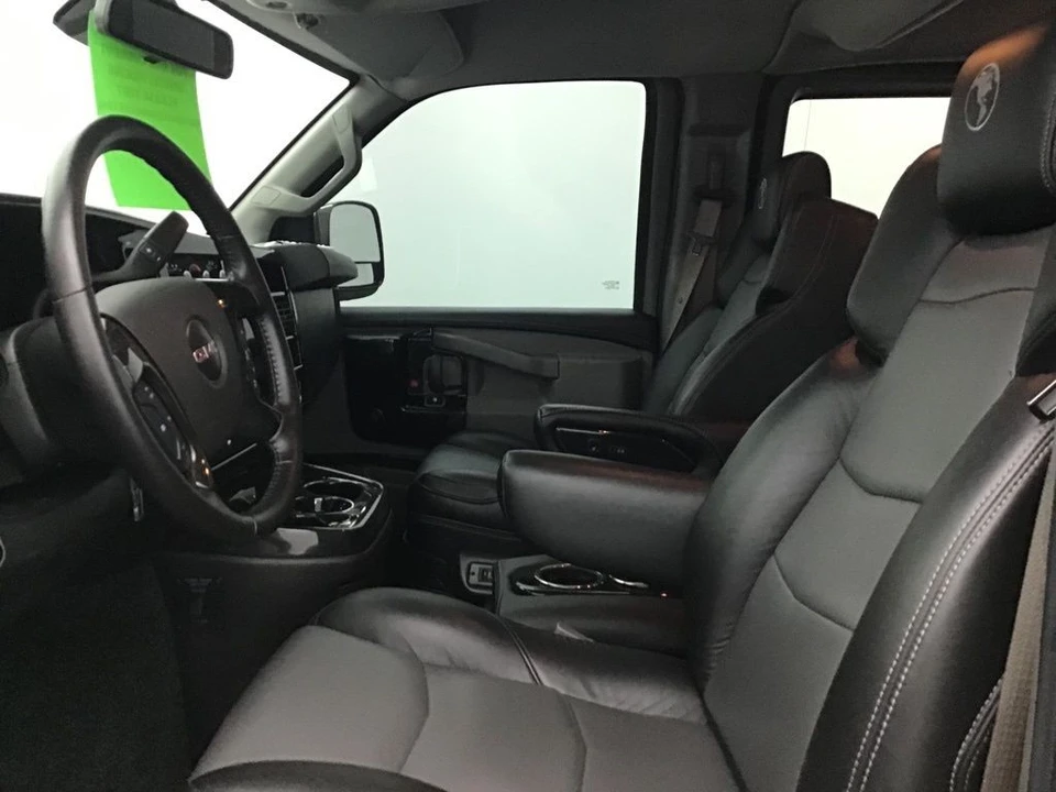 2021 GMC Savana - Image 19 of 21