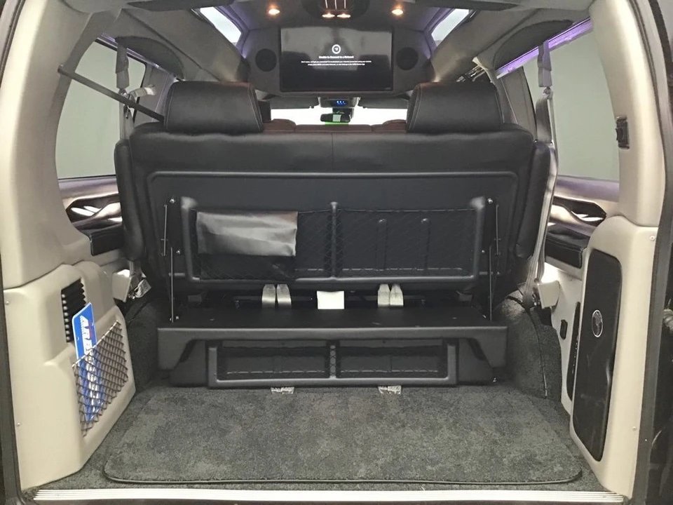 2021 GMC Savana - Image 7 of 21