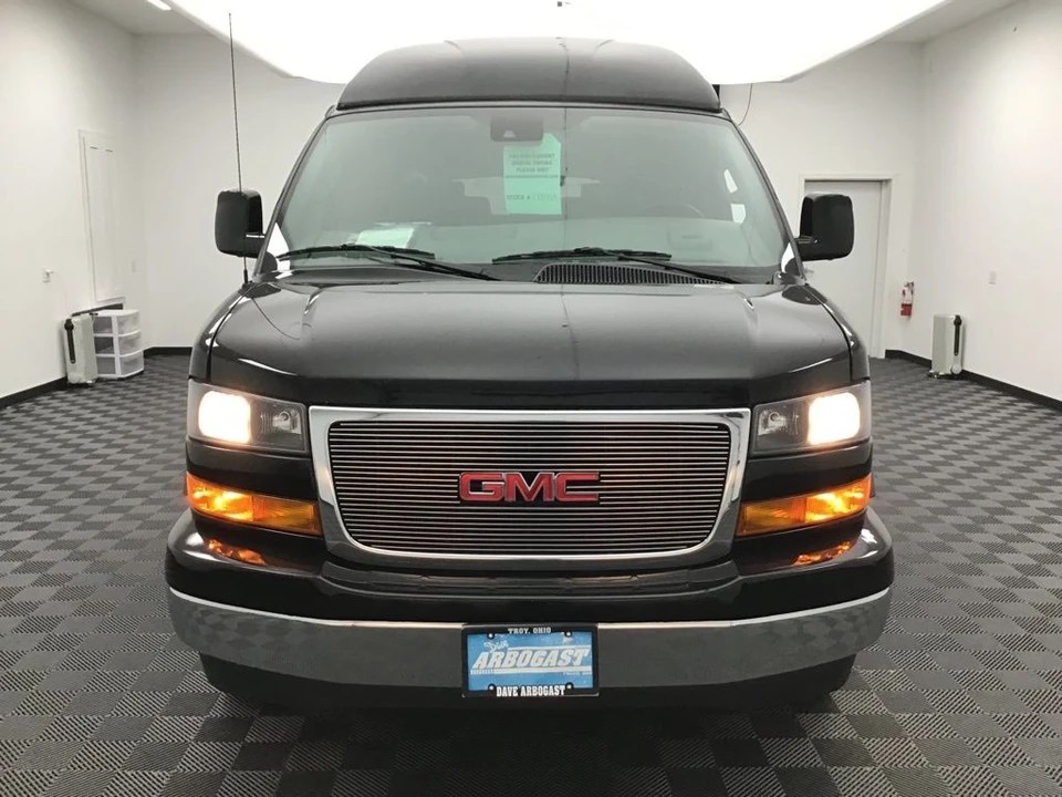 2021 GMC Savana - Image 14 of 21