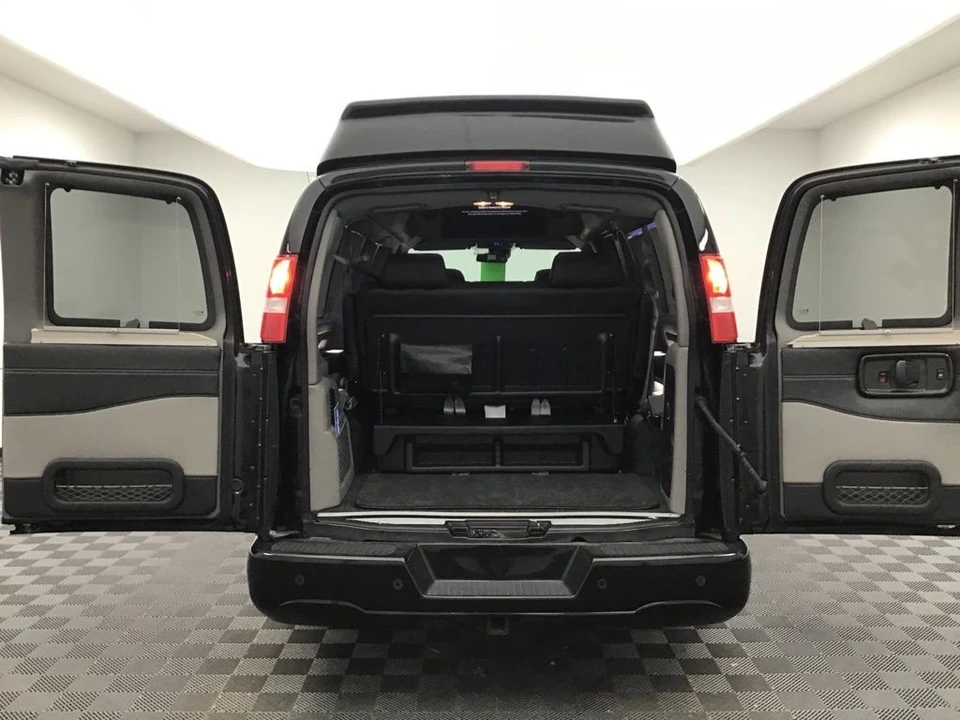 2021 GMC Savana - Image 6 of 21