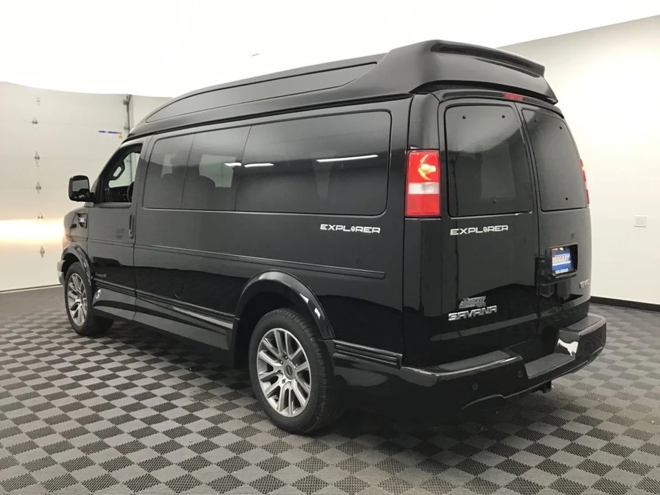 2021 GMC Savana - Image 12 of 21
