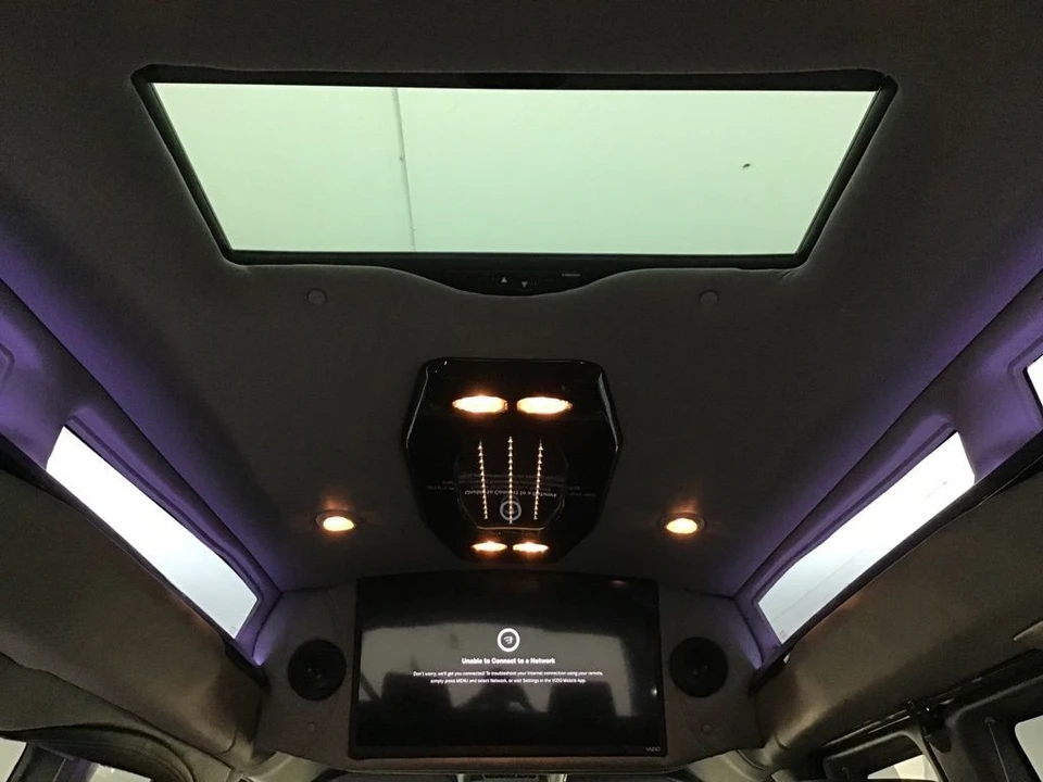 2021 GMC Savana - Image 10 of 21