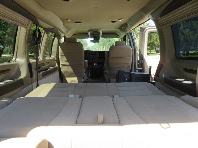 2021 GMC Savana - Image 7 of 12