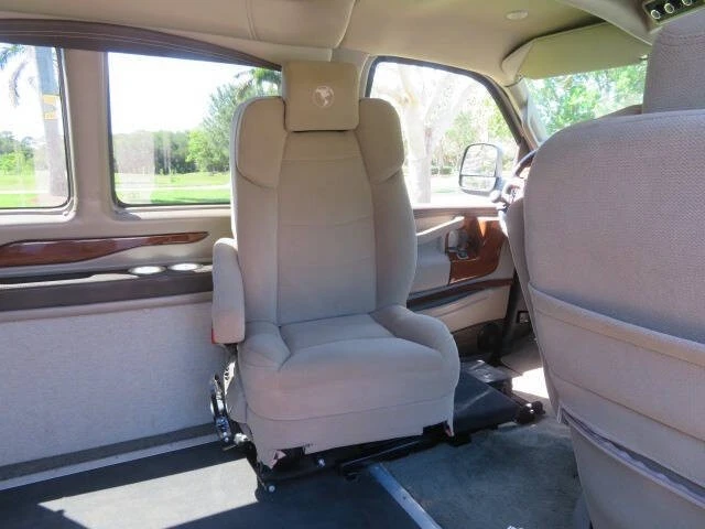2021 GMC Savana - Image 6 of 12