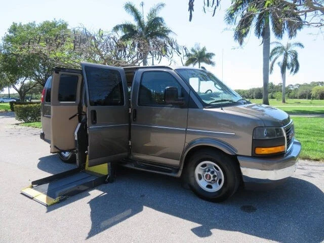 2021 GMC Savana - Image 5 of 12