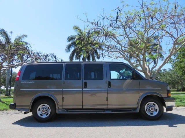 2021 GMC Savana - Image 10 of 12
