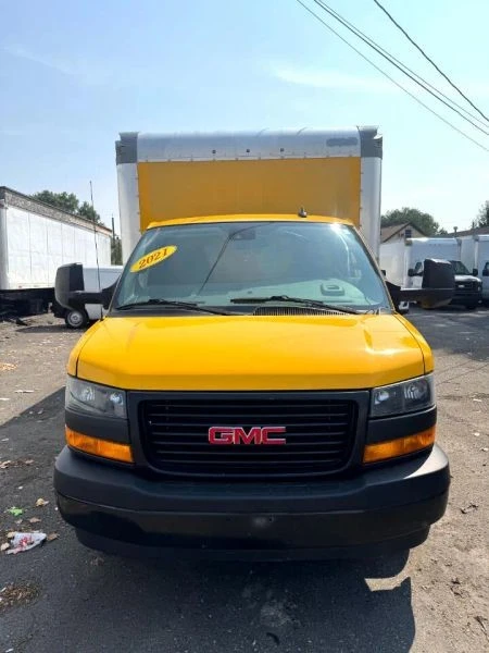 2021 GMC Savana - Image 2 of 7