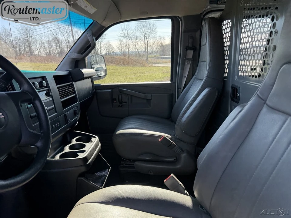 2021 GMC Savana - Image 10 of 12