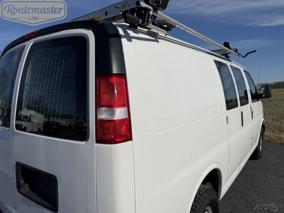 2021 GMC Savana - Image 6 of 12