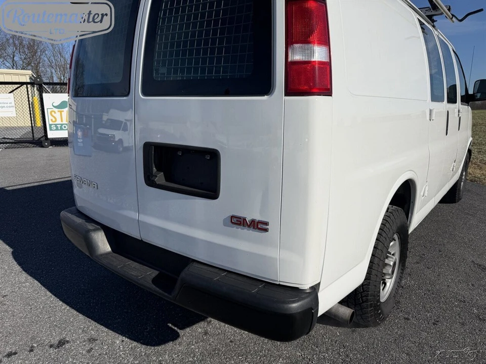 2021 GMC Savana - Image 4 of 12