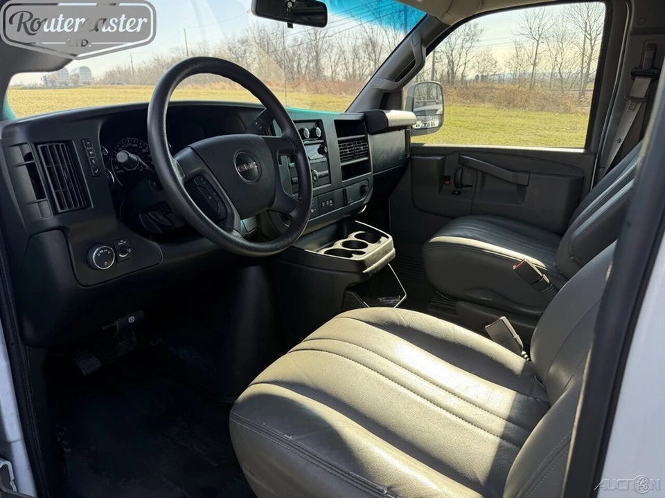 2021 GMC Savana - Image 9 of 12