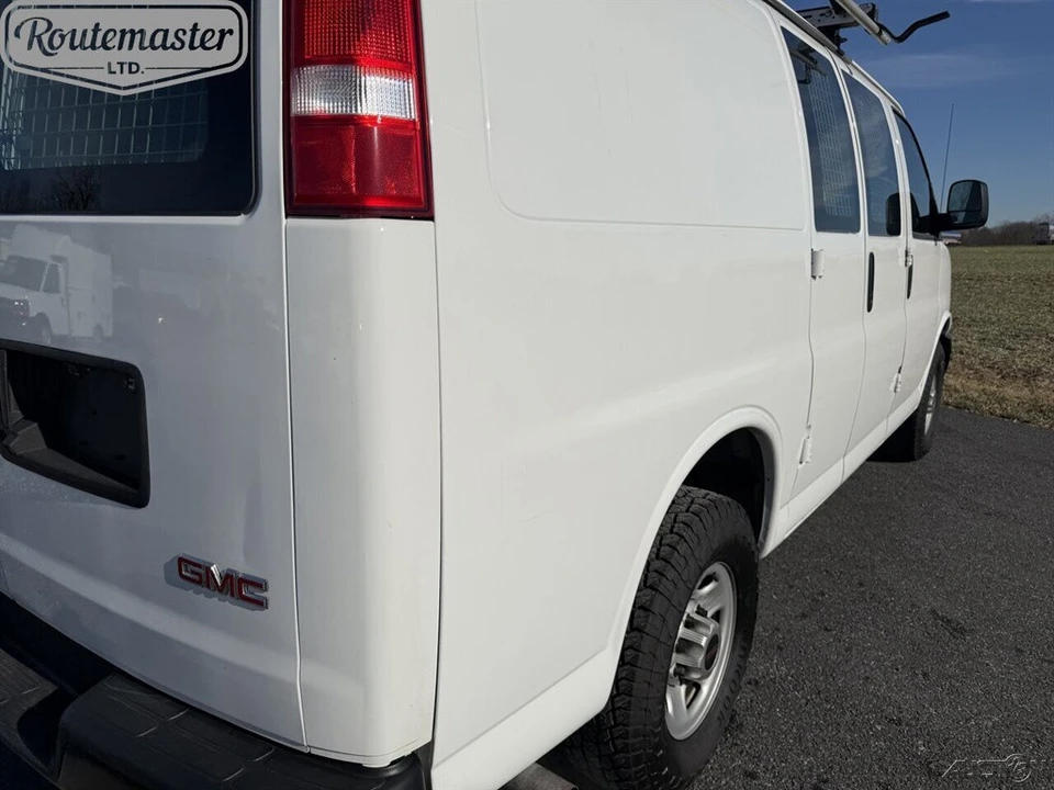 2021 GMC Savana - Image 5 of 12