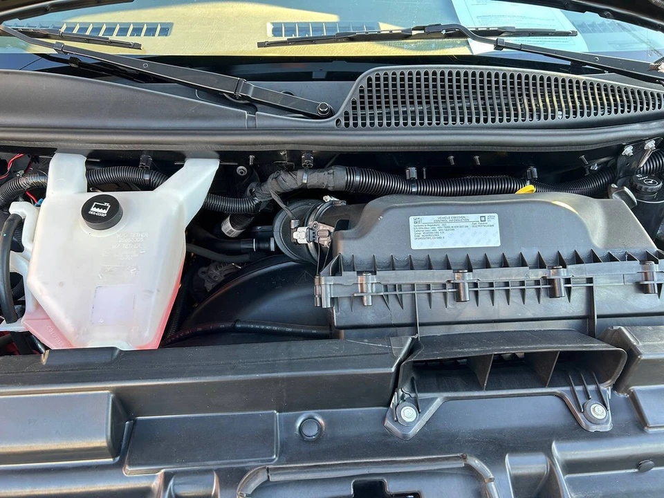 2021 GMC Savana - Image 20 of 21