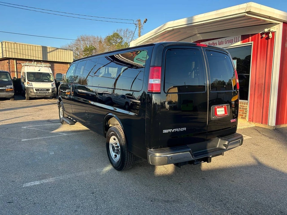 2021 GMC Savana - Image 3 of 21