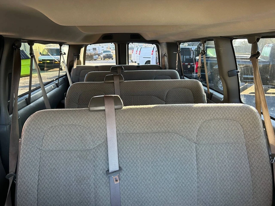 2021 GMC Savana - Image 16 of 21
