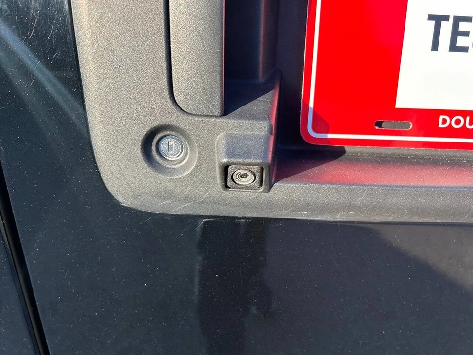 2021 GMC Savana - Image 17 of 21