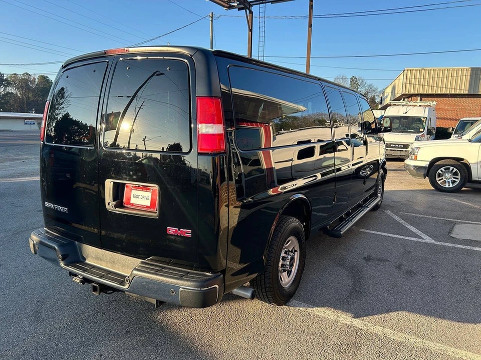 2021 GMC Savana - Image 5 of 21