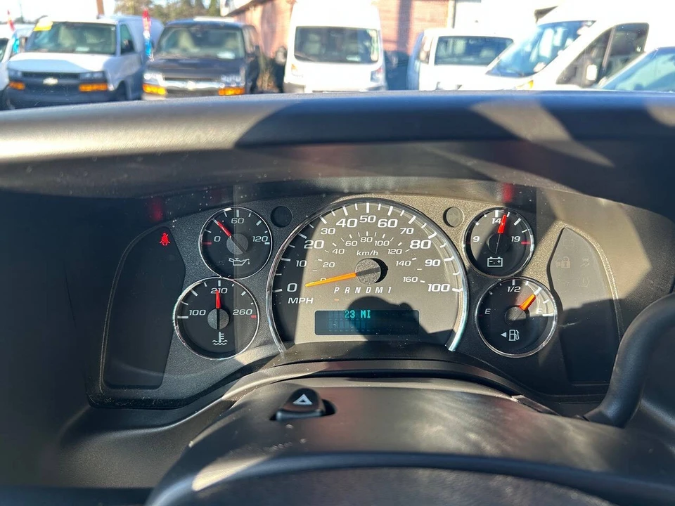 2021 GMC Savana - Image 21 of 21