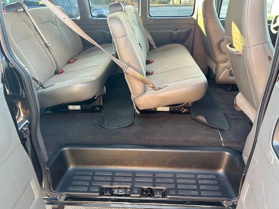 2021 GMC Savana - Image 10 of 21