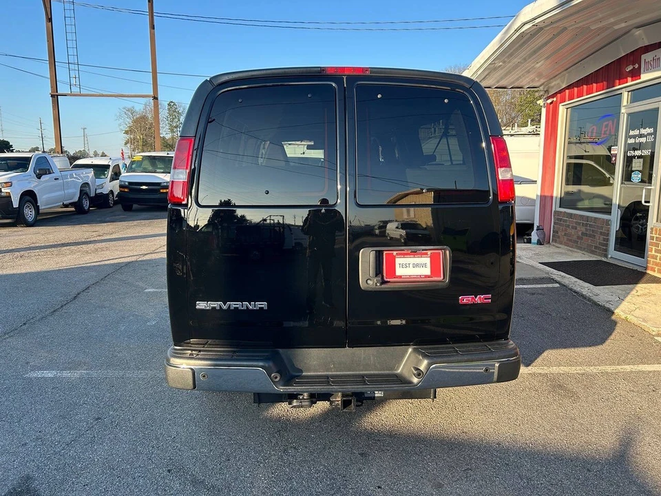 2021 GMC Savana - Image 4 of 21
