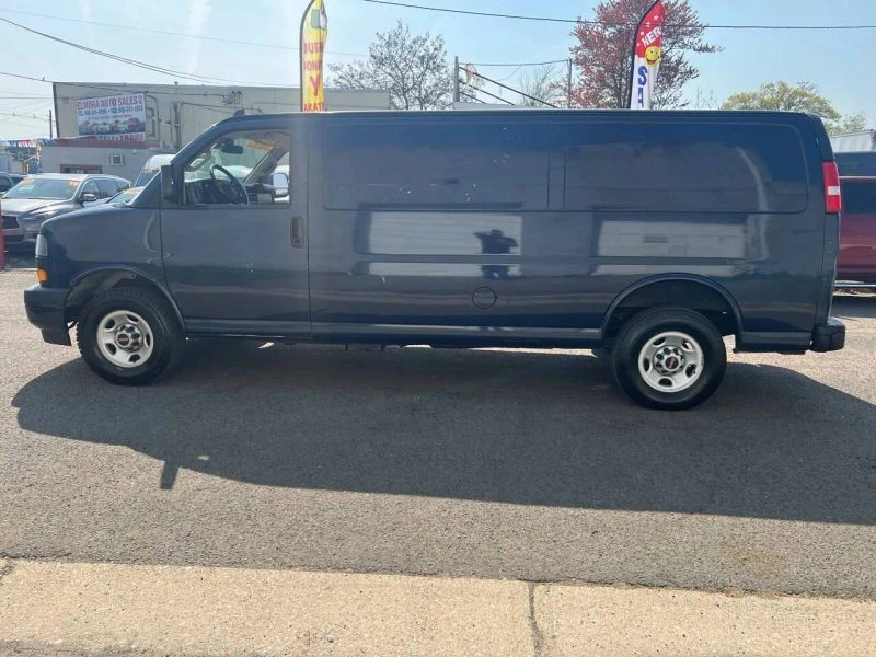 2021 GMC Savana - Image 7 of 12