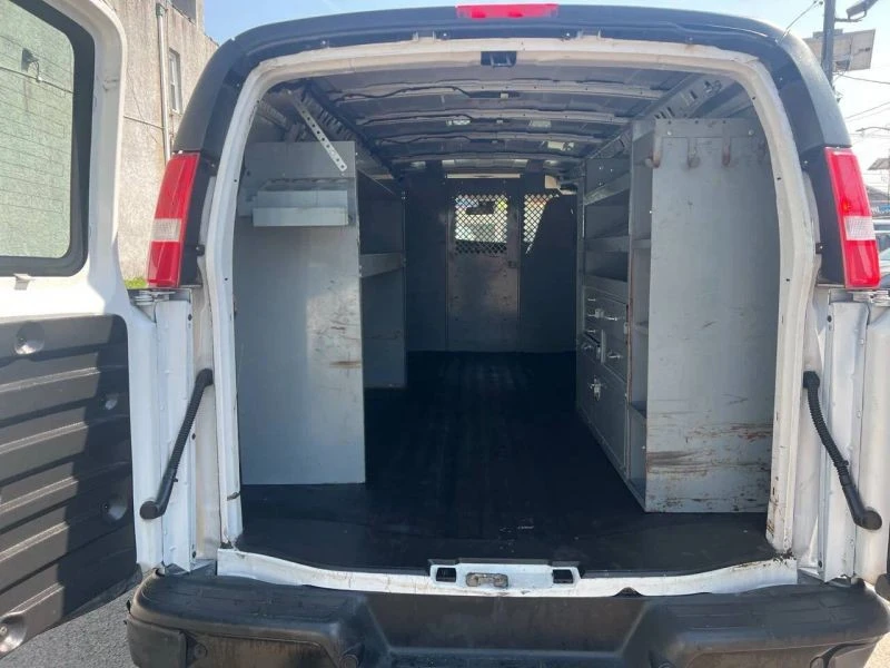 2021 GMC Savana - Image 10 of 12