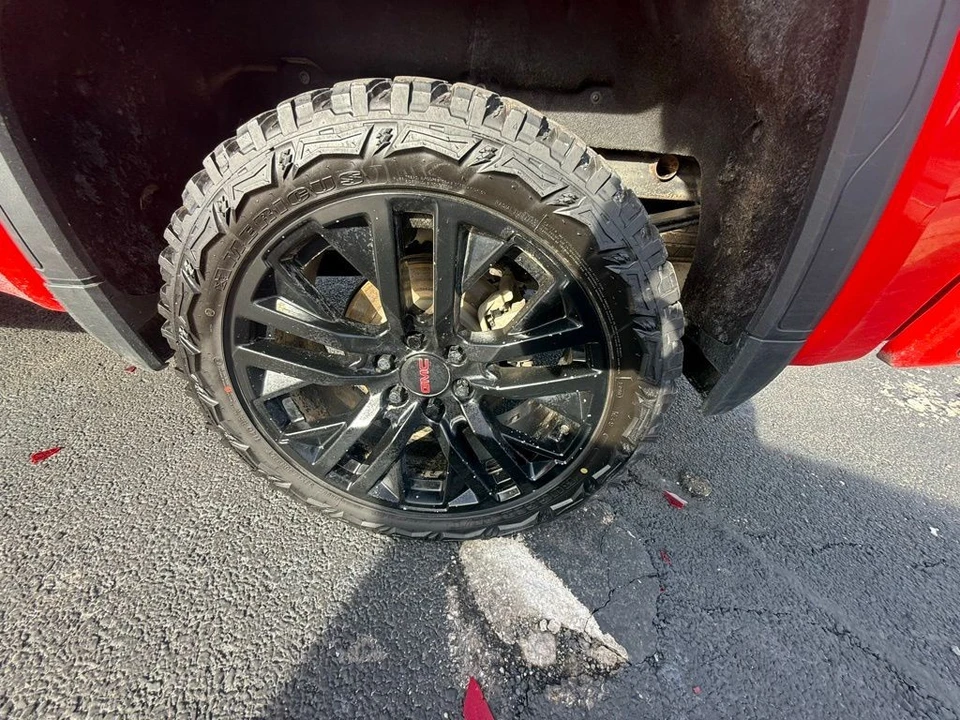2021 GMC Sierra 5th Gen - Image 11 of 21