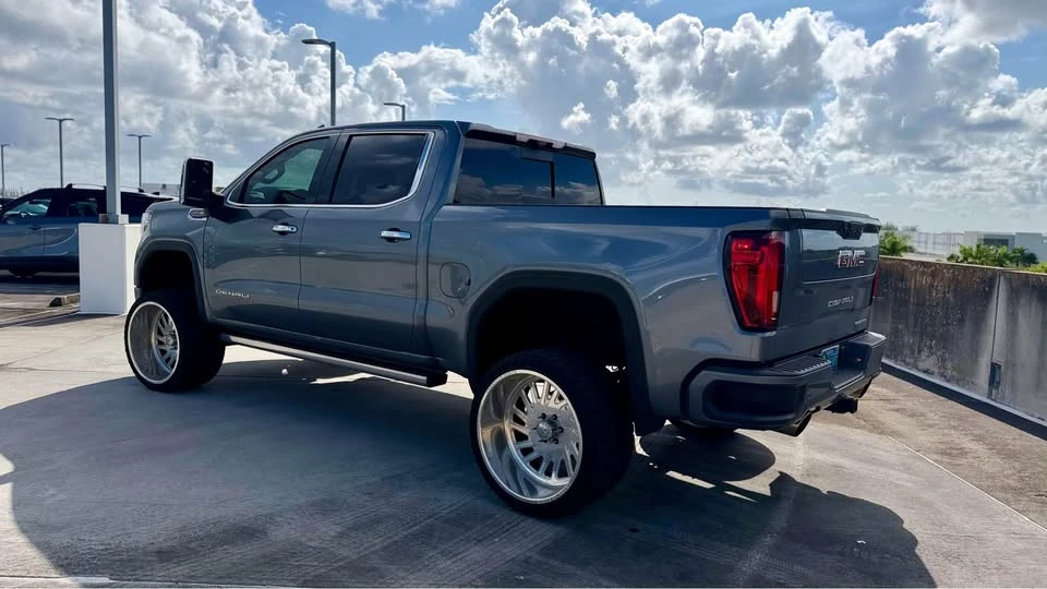 2021 GMC Sierra 5th Gen - Image 5 of 16