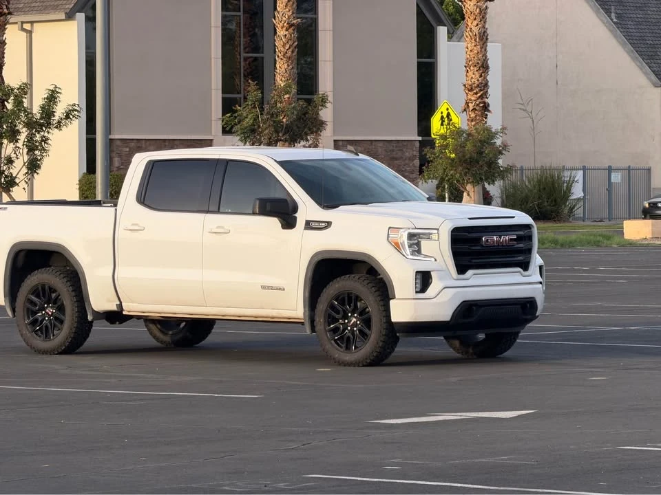 2021 GMC Sierra 5th Gen - Image 3 of 4