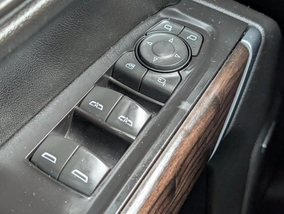 2021 GMC Sierra 5th Gen - Image 11 of 25