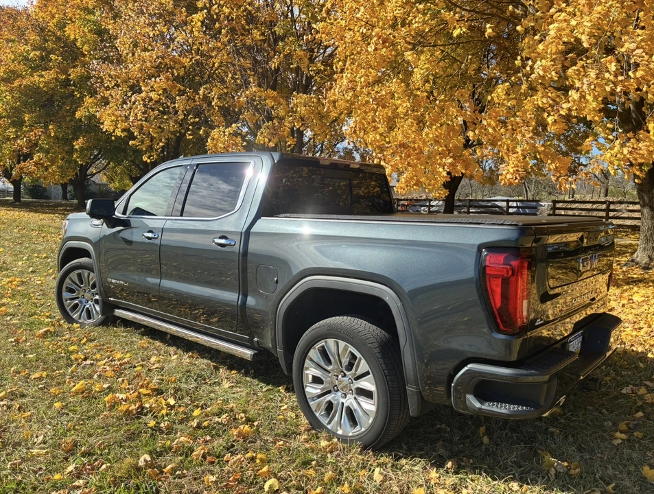 2021 GMC Sierra 5th Gen - Image 14 of 31