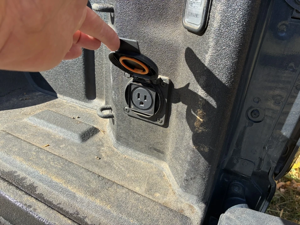 2021 GMC Sierra 5th Gen - Image 25 of 31