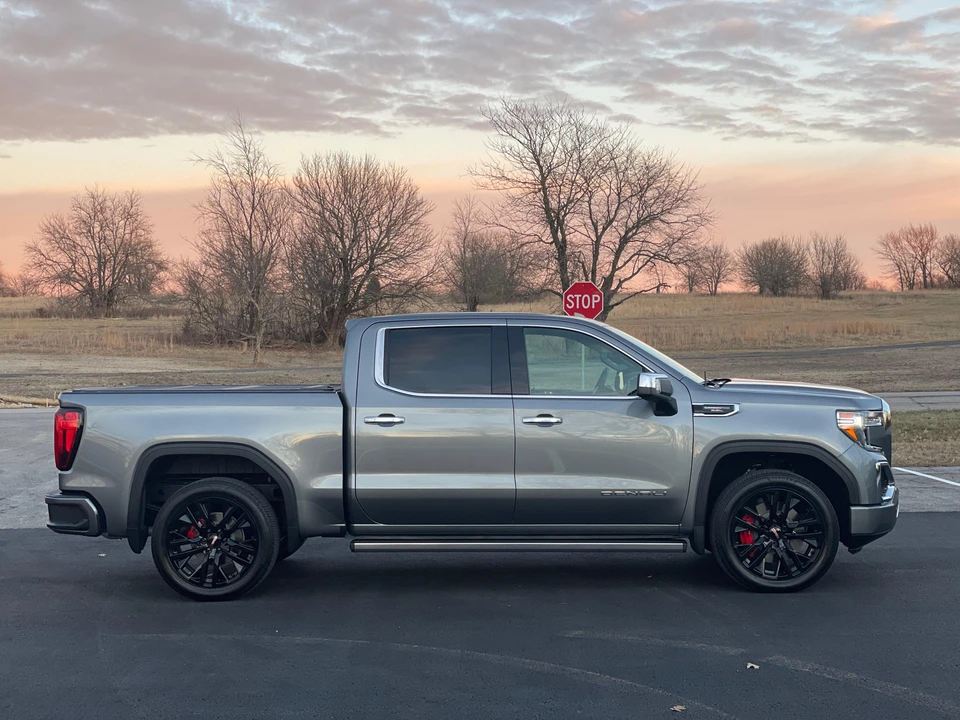 2021 GMC Sierra 5th Gen - Image 11 of 31