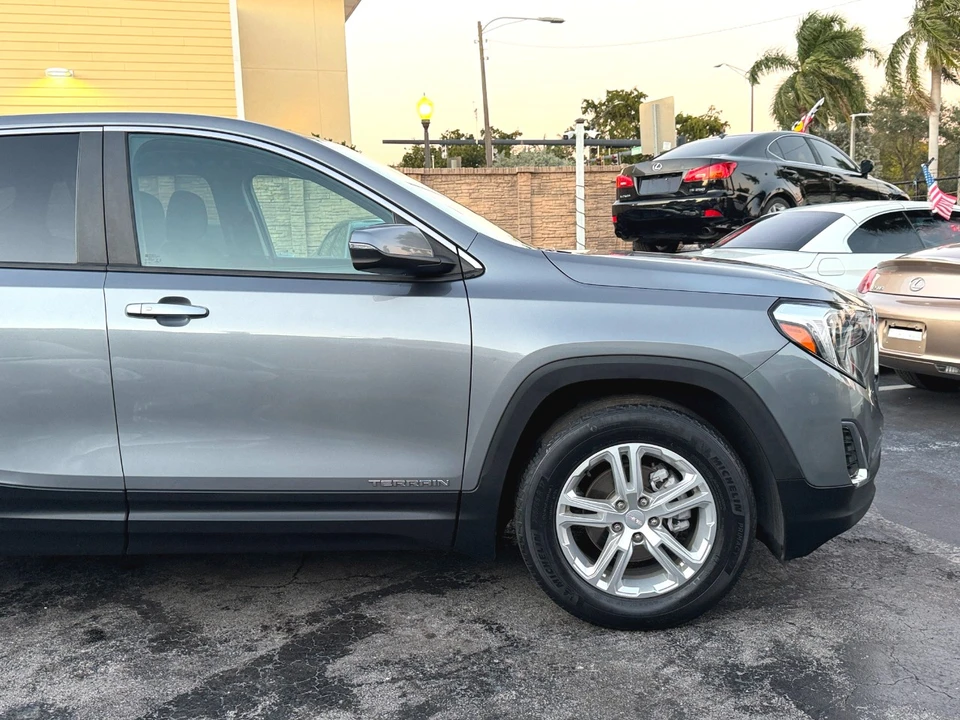 2021 GMC Terrain - Image 11 of 21