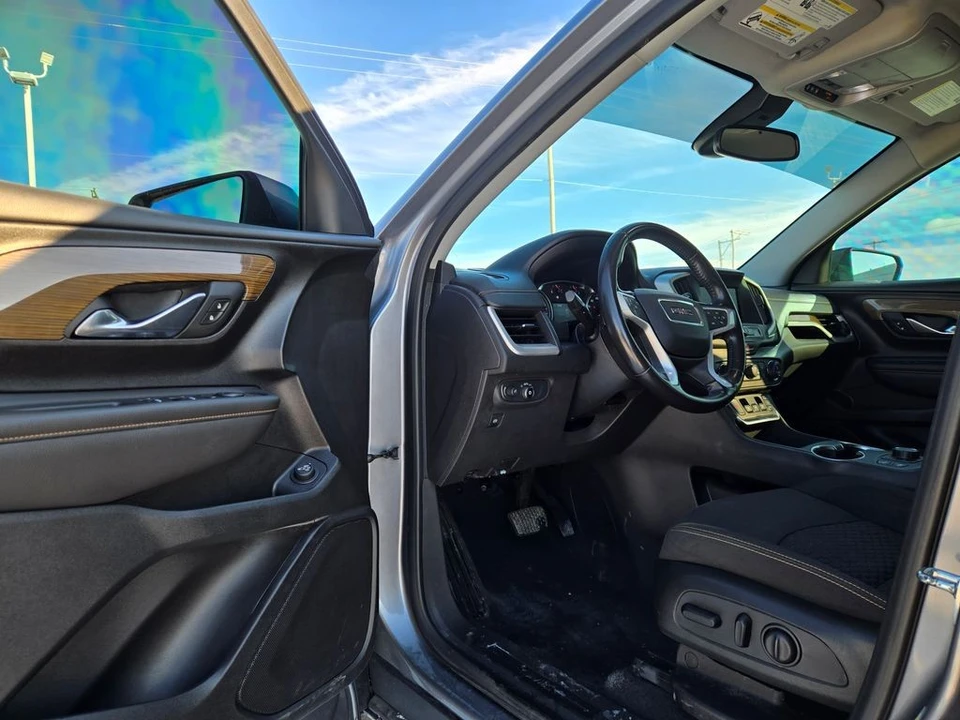 2021 GMC Terrain - Image 9 of 12