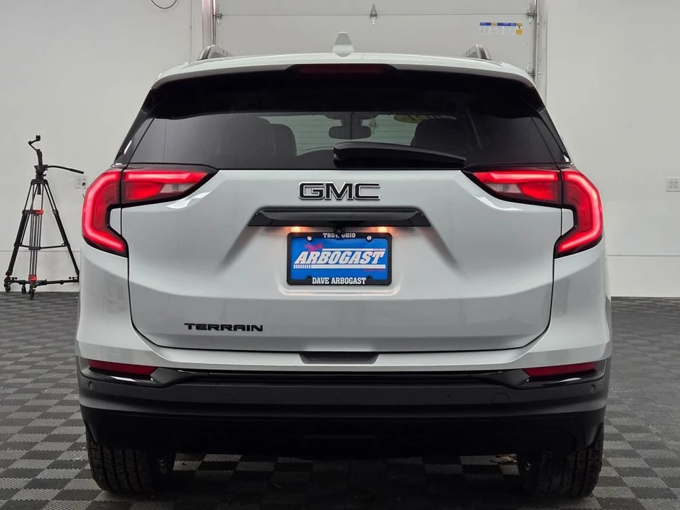 2021 GMC Terrain - Image 10 of 12