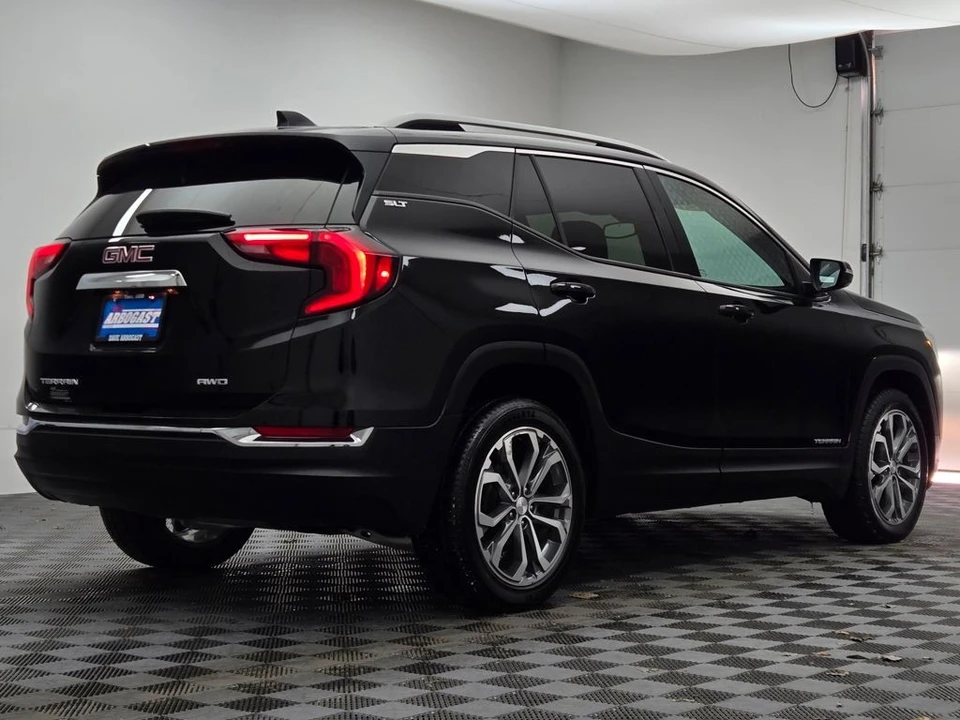 2021 GMC Terrain - Image 10 of 12