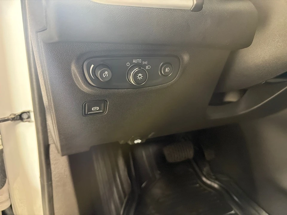 2021 GMC Terrain - Image 14 of 21