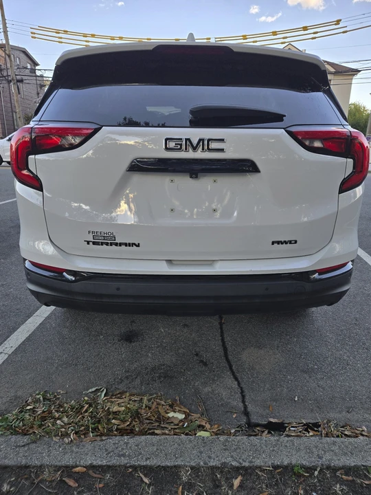 2021 GMC Terrain - Image 8 of 21