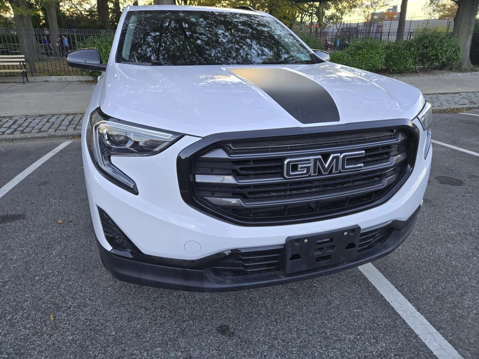 2021 GMC Terrain - Image 2 of 21