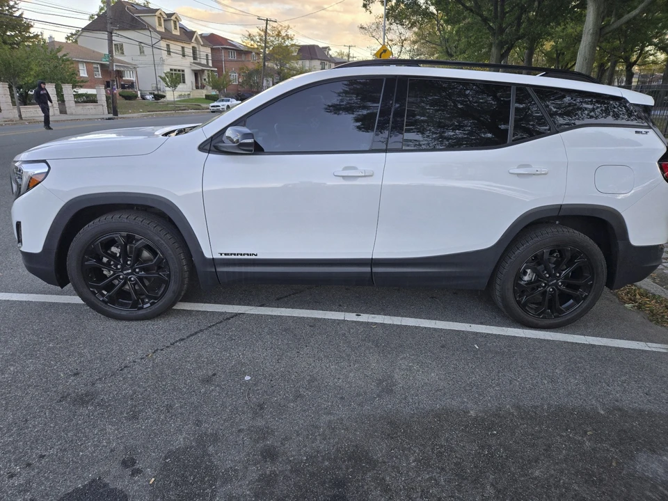 2021 GMC Terrain - Image 9 of 21