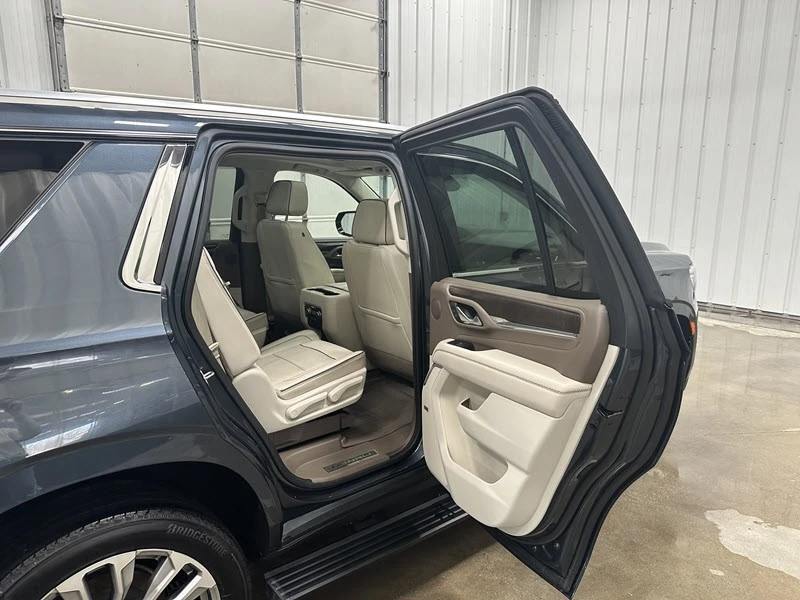 2021 GMC Yukon 5th Gen - Image 14 of 21