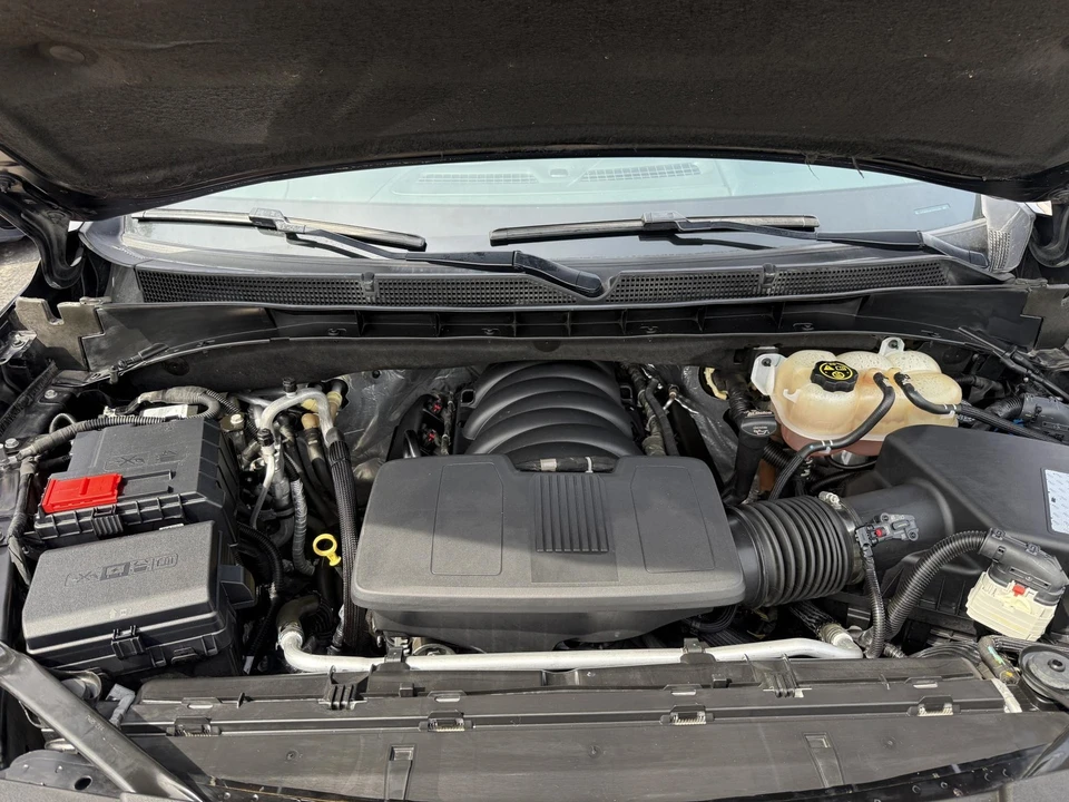 2021 GMC Yukon 5th Gen - Image 28 of 31