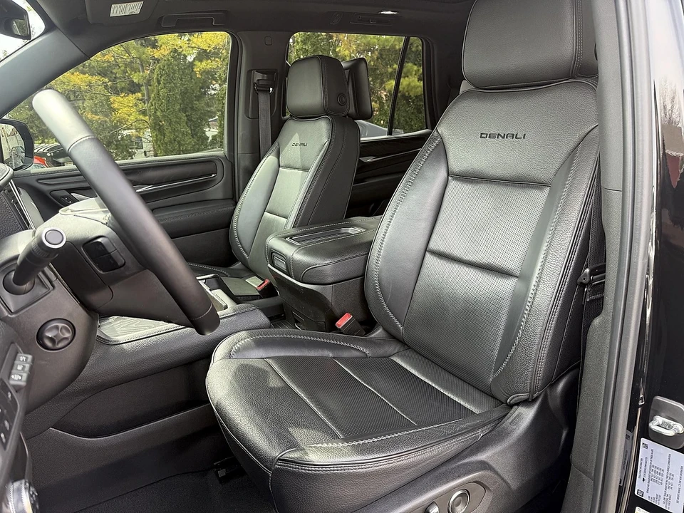 2021 GMC Yukon 5th Gen - Image 19 of 21